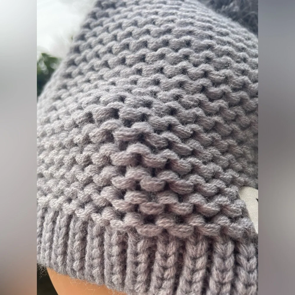 UGG Gray Knit Beanie for Women.
NWT 
MSRP $60
Light Gray - Picture 12 of 16